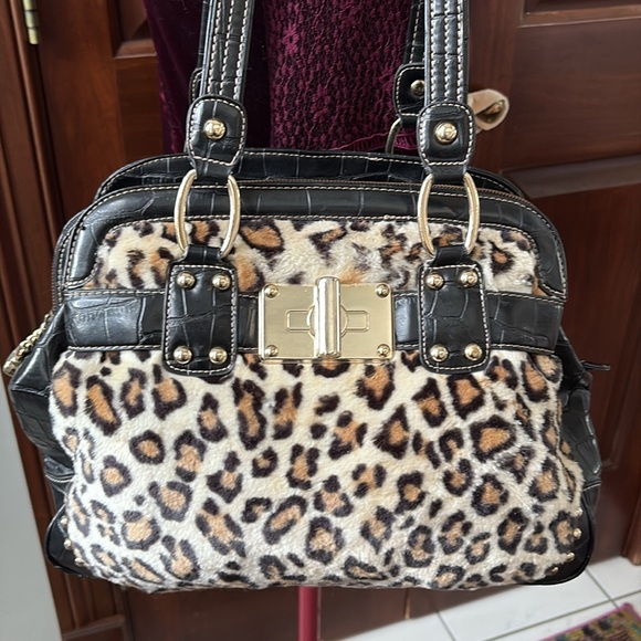 Kathy Van Zeeland   Leopard Faux fur shoulder bag  Croc leather trim 3 compartme - Picture 1 of 17